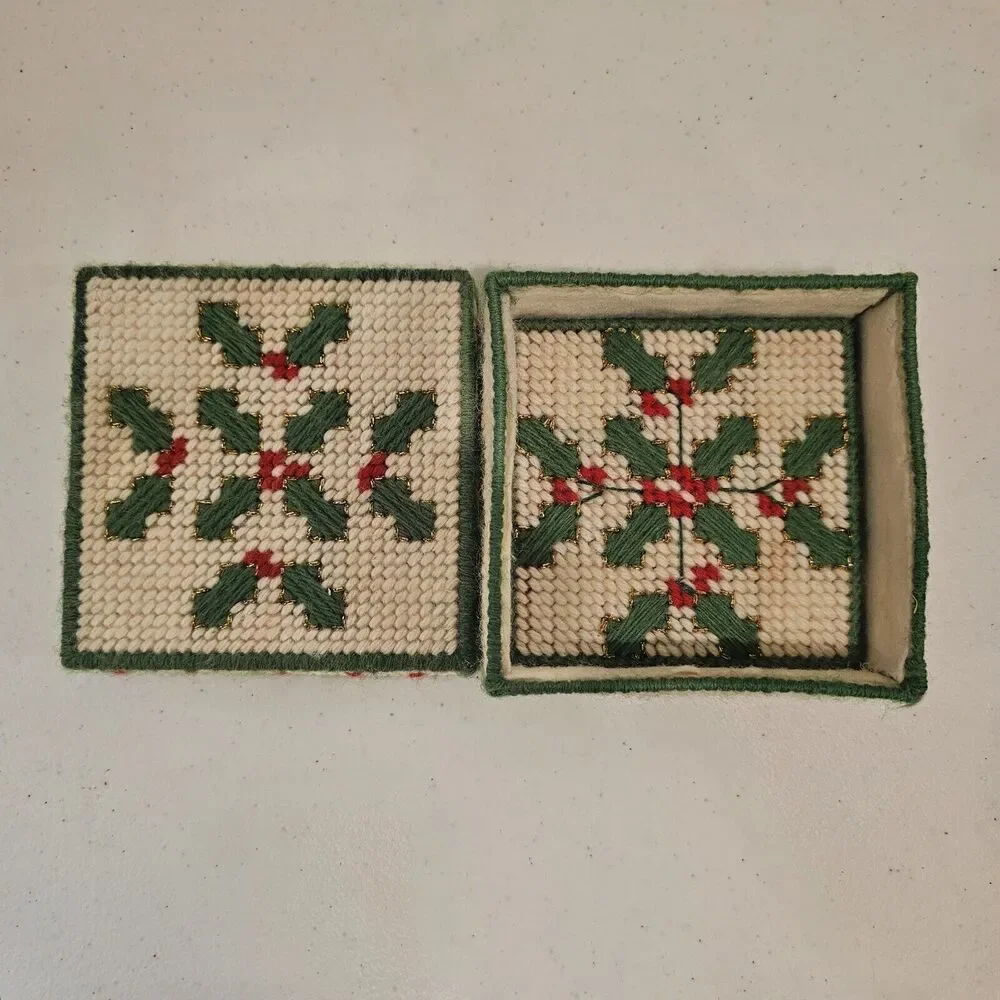 VTG Christmas Needlework Green Holly Red Berry Coasters In Box Set Of 4